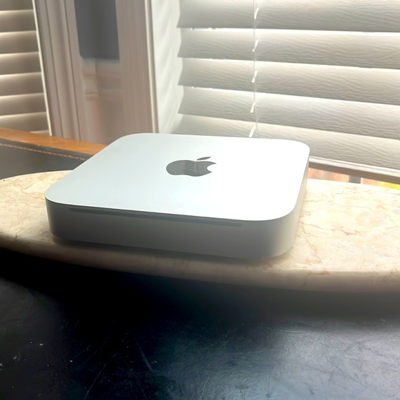 Comes with power cord